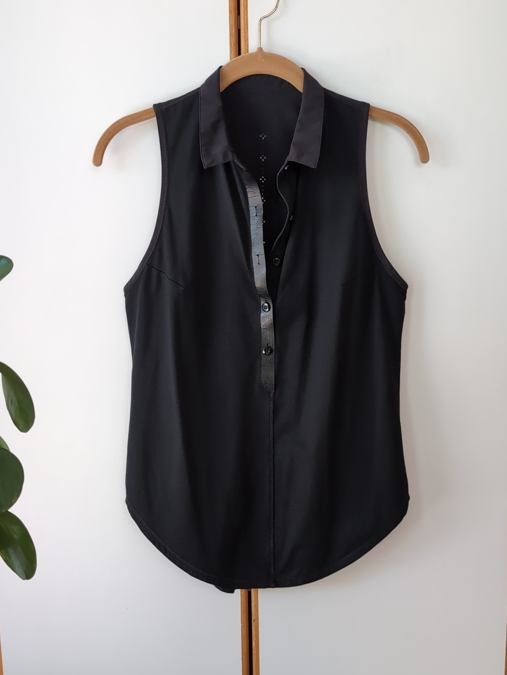 Lululemon Hot Hitter Sleeveless Polo II Black Size 8